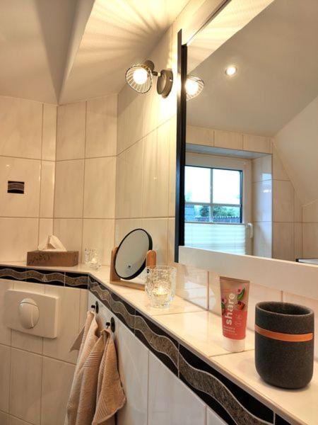 Ferienhaus Blaue Blume Mit 11 Kw Ladestation, Kamin, Terrasse, Eingezaeuntem Garten, Sauna, Wlan, Netflix, 2 Hunde Willkommen! Güntersberge Eksteriør bilde
