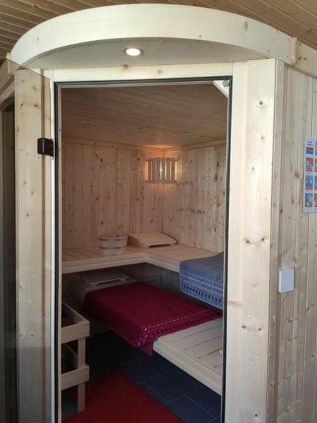 Ferienhaus Blaue Blume Mit 11 Kw Ladestation, Kamin, Terrasse, Eingezaeuntem Garten, Sauna, Wlan, Netflix, 2 Hunde Willkommen! Güntersberge Eksteriør bilde